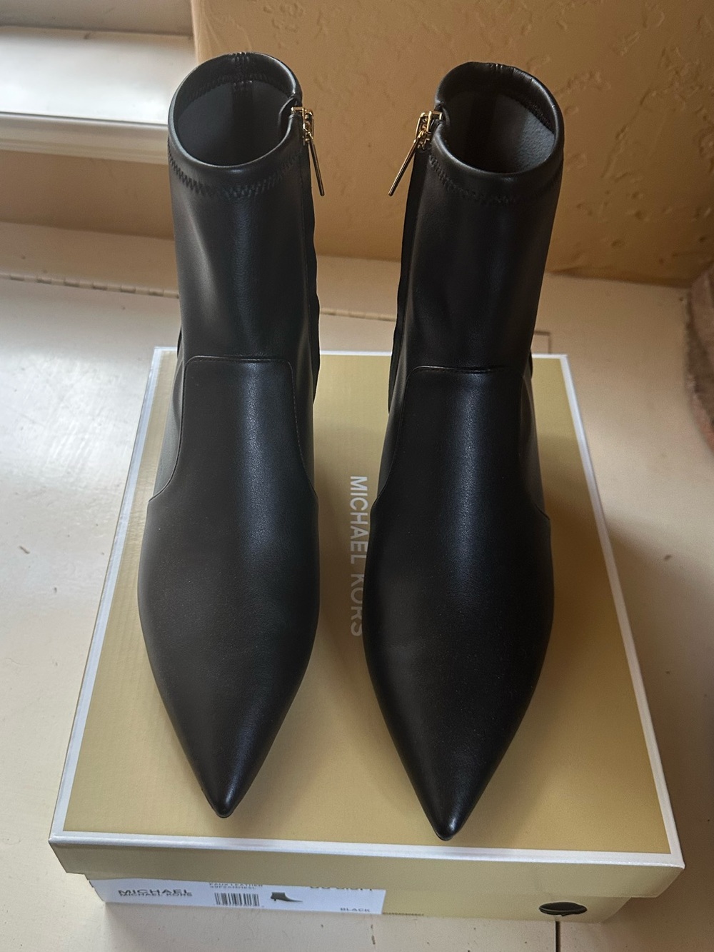 Michael Kors Amali Kitten Bootie Black Pointed Toe Zip Ankle Booties NWT!!!!